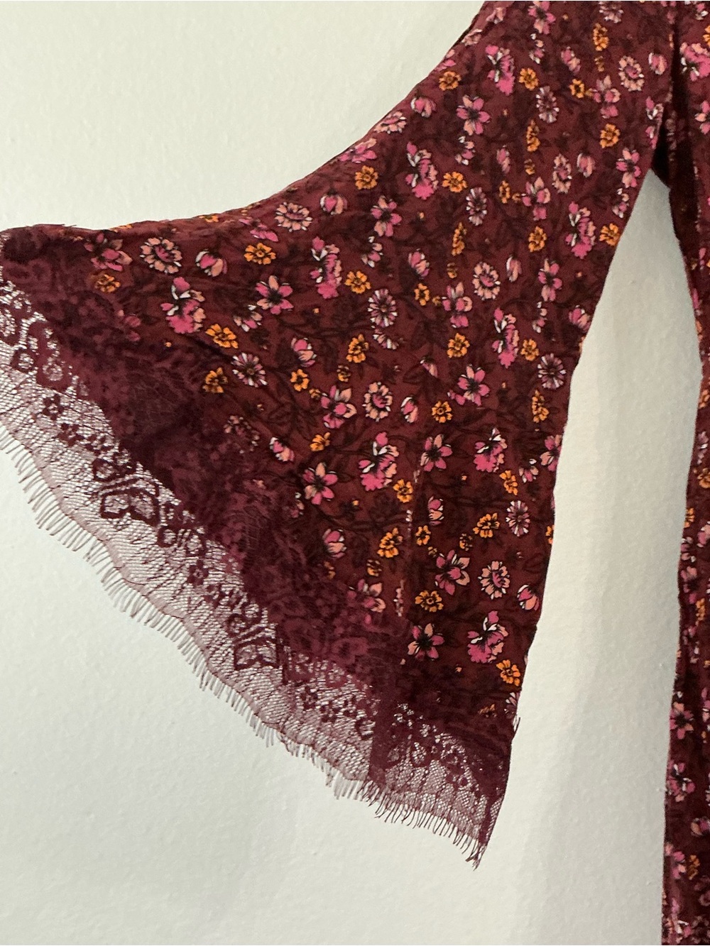 BONGO Maroon Floral Faux-Wrap Mini Dress Bell Sleeves Size:M - Picture 4 of 16